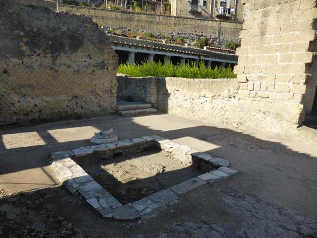 II.1 Herculaneum, September 2015. Steps in north-west corner of atrium leading to rooms on west side.